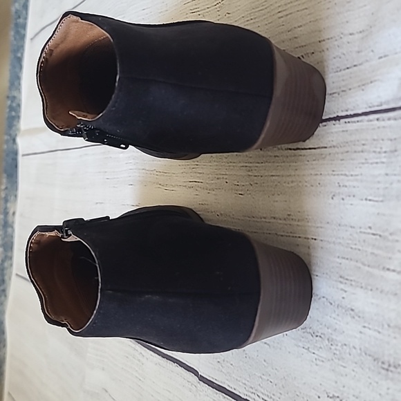 Womans ankle boots - Picture 2 of 6